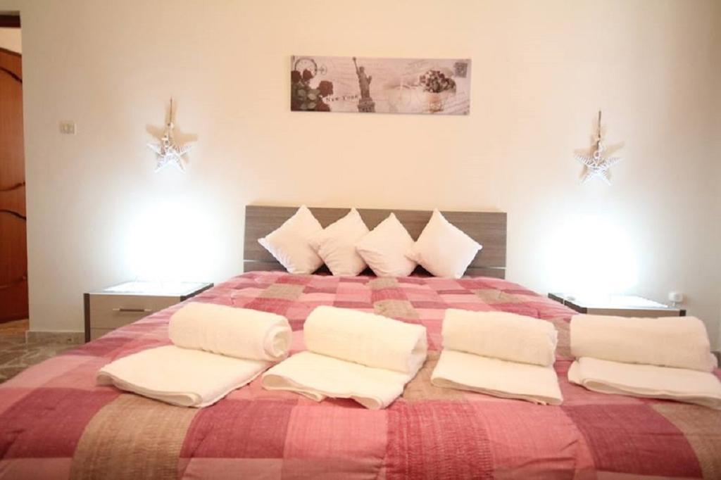 Le Tre Rose Di Mary Apartman Avola Kültér fotó