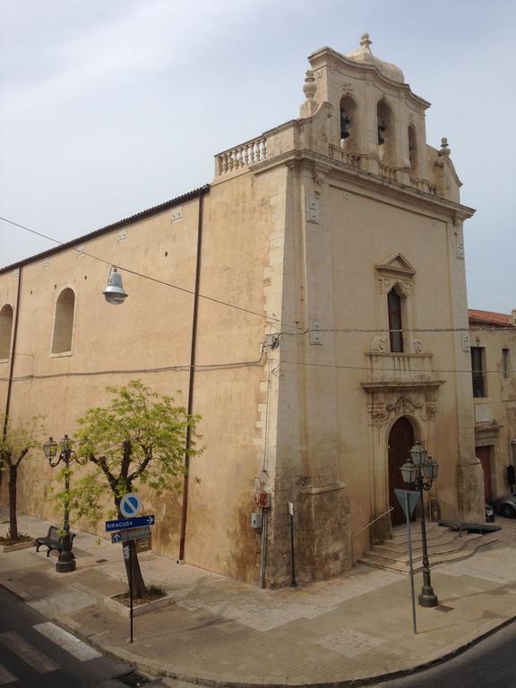 Le Tre Rose Di Mary Apartman Avola Kültér fotó